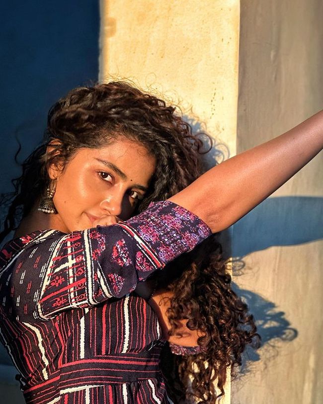 Glorious Clicks Of Gorgeous Anupama Parameswaran